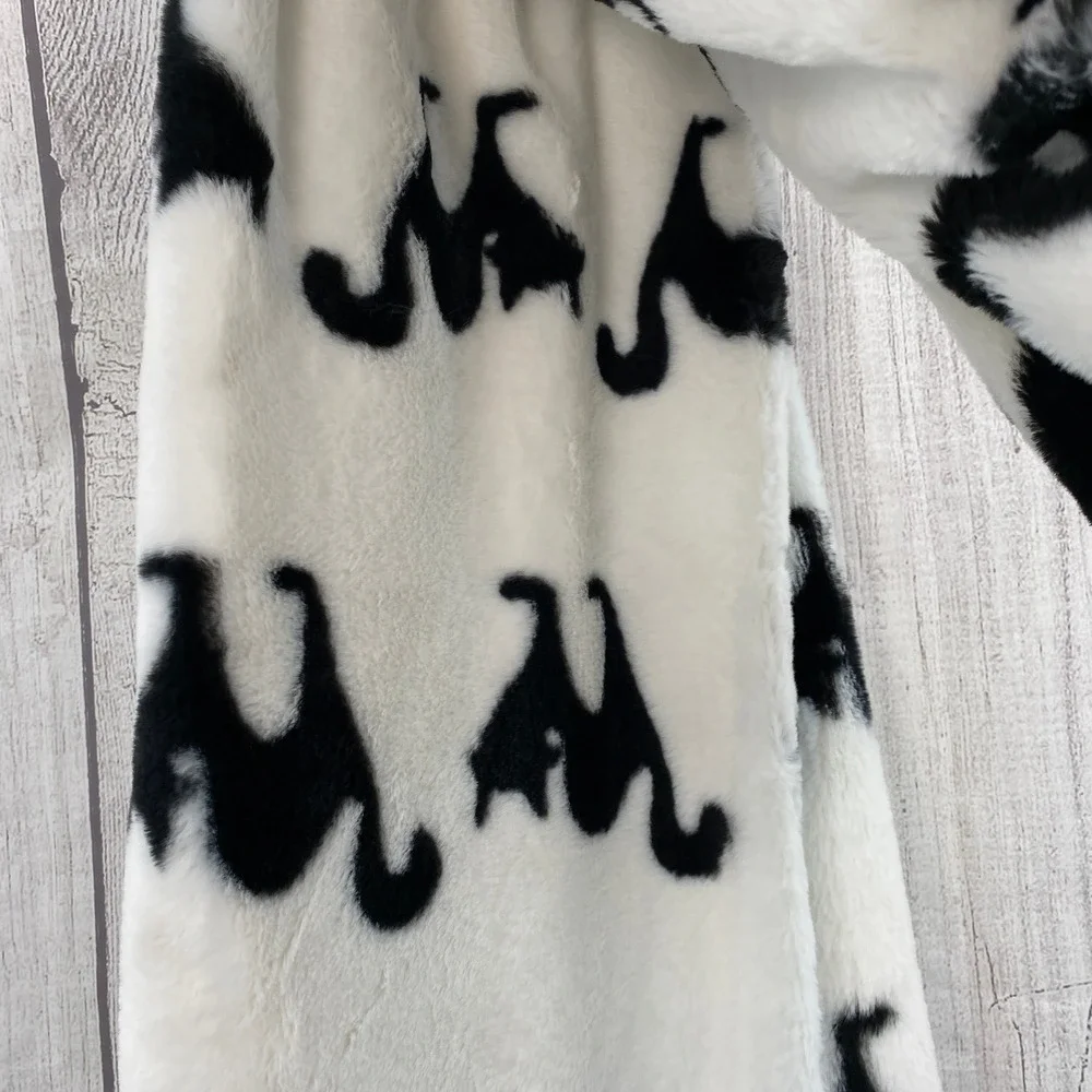 Storehouse Throw Blanket 50x70 White Black Cat Halloween Spooky Faux Fur Plush
